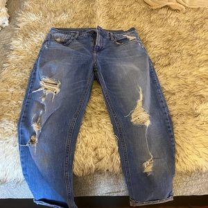 Old navy Mid rise boyfriend ripped jeans for women. Size 4. Dark wash.